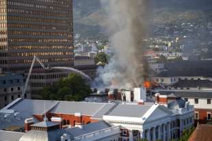 Incendio Parlamento Citta del Capo 7