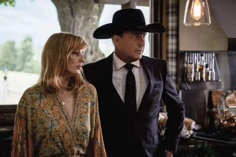 kelly reilly kevin costner   yellowstone 