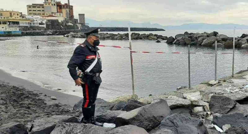 la spiaggia di torre del greco dove e' annegato il bambino di due anni2