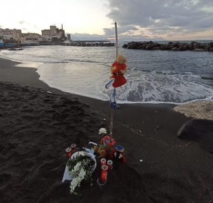 la spiaggia di torre del greco dove e' annegato il bambino di due anni6