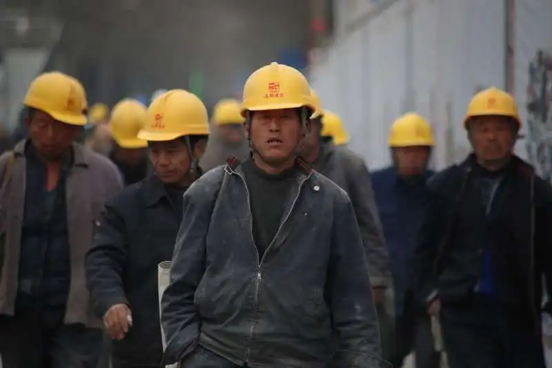  lavoratori in cina. 