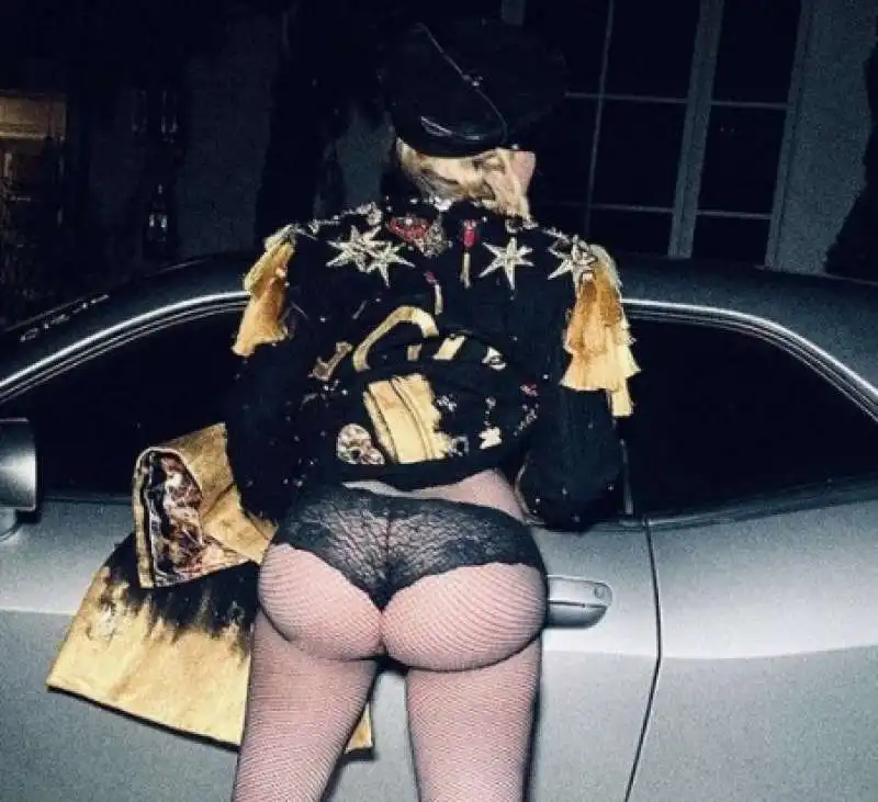 le foto hot di madonna su instagram   1