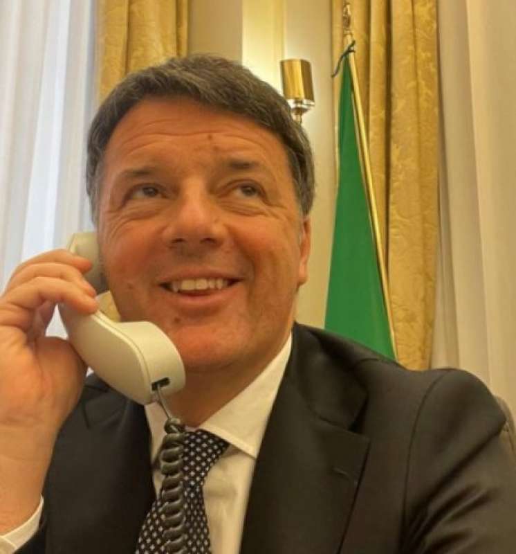 MATTEO RENZI AL TELEFONO