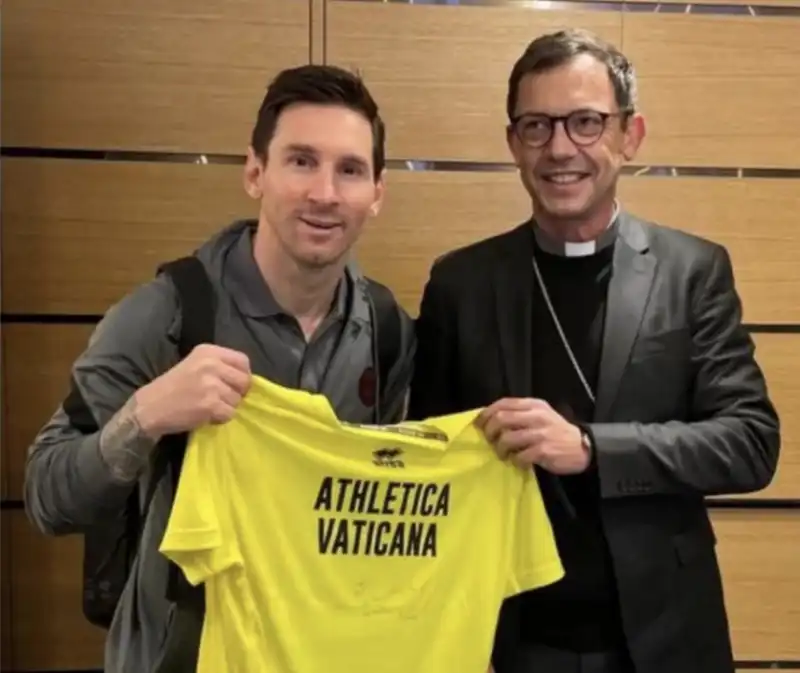 messi athletica vaticana