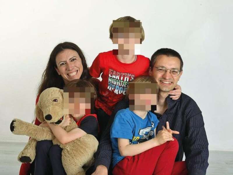 Monia Gabaldo, il marito Gabriele Selmo e i loro tre figli