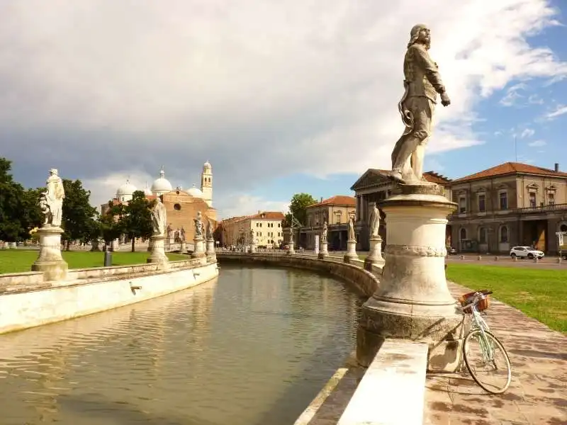 prato della valle a padova  10