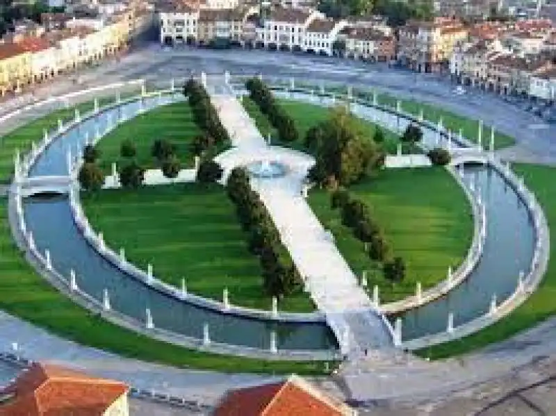 prato della valle a padova 