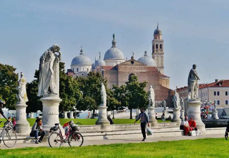 prato della valle a padova  8