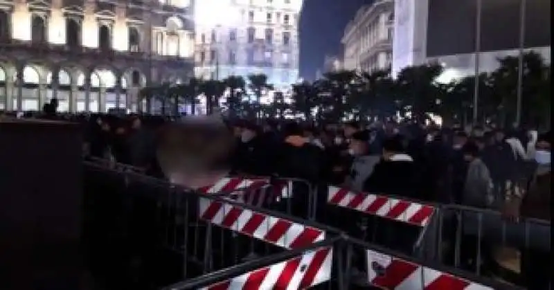 ragazze molestate a milano in piazza duomo 5