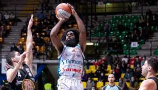 robert johnson giocatore di basket no vax 6