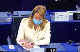 roberta metsola eletta presidente del parlamento europeo 5