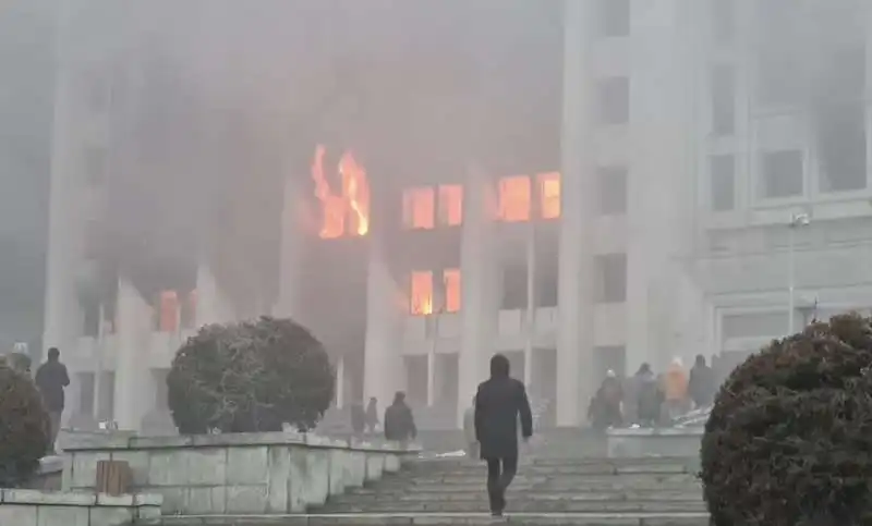 scontri e proteste in kazakistan   6