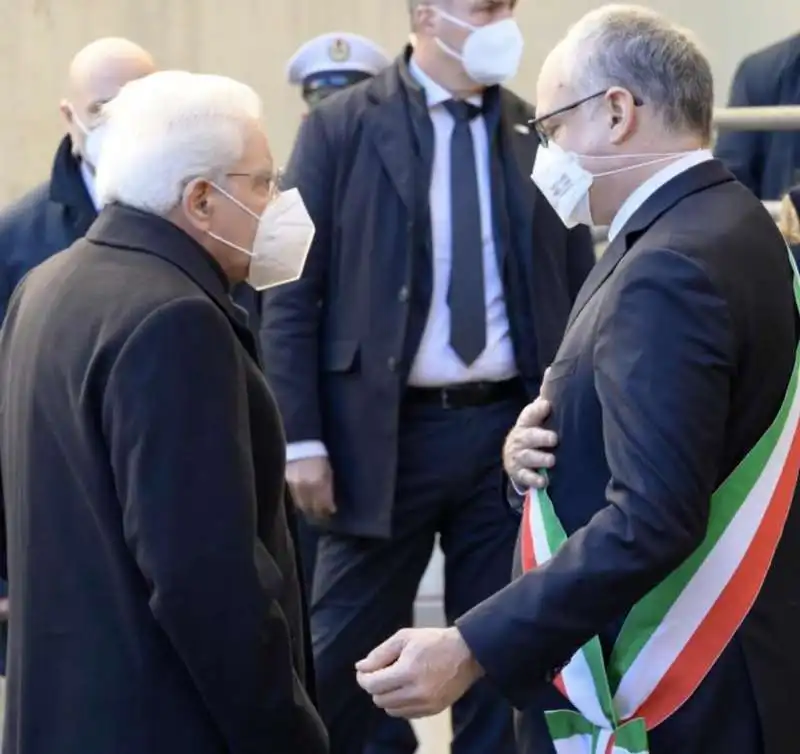 sergio mattarella roberto gualtieri   camera ardente david sassoli in campidoglio   3