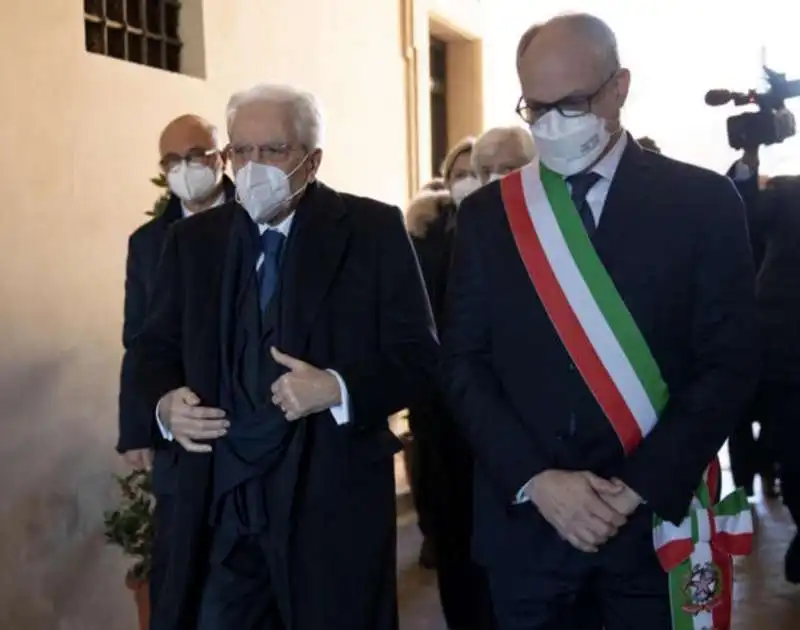 sergio mattarella roberto gualtieri   camera ardente david sassoli in campidoglio   2