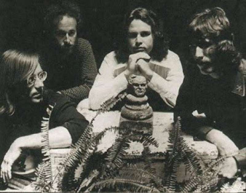 the doors foto omaggio aleister cowley