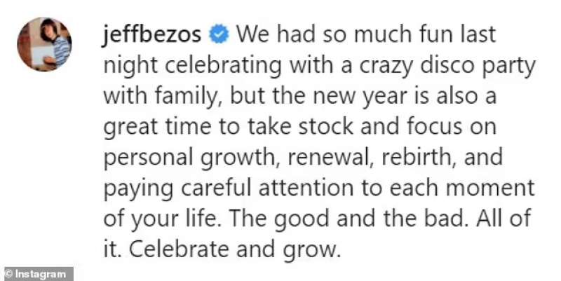 Tweet di Jeff Bezos su Capodanno