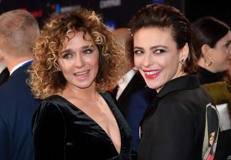 valeria golino  jasmine trinca  foto di bacco