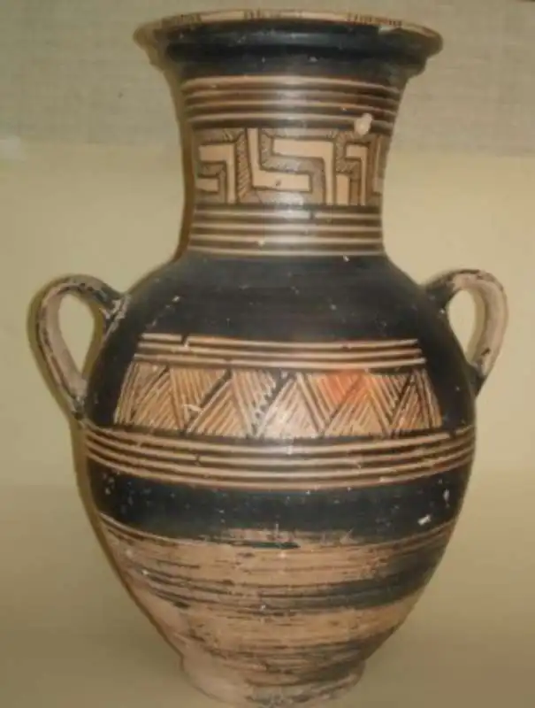 vaso geometrico museo dell'acropoli