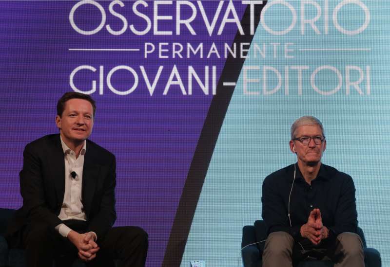 ANDREA CECCHERINI TIM COOK