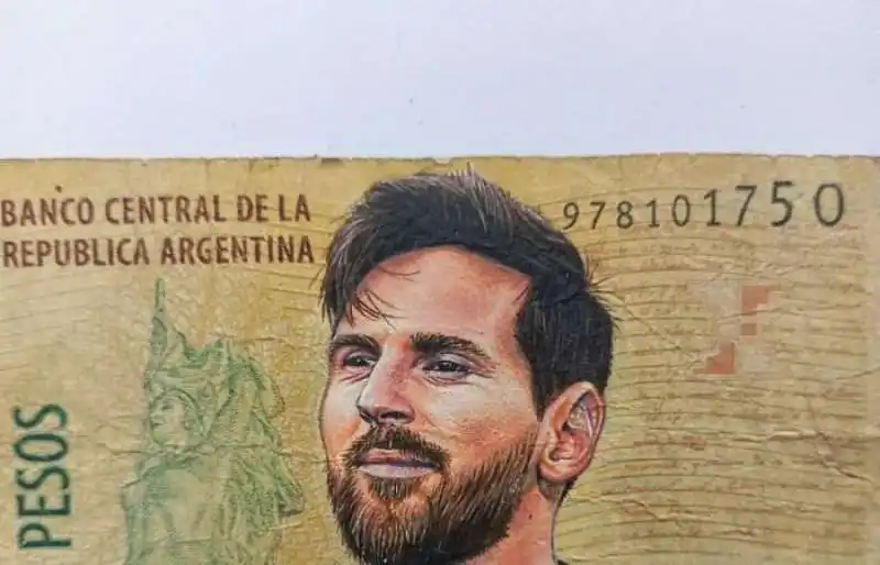 banconota da 10 pesos con il volto di leo messi 3