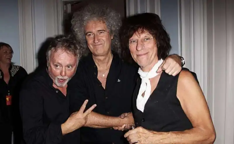 beck, brian may e roger taylor 2011