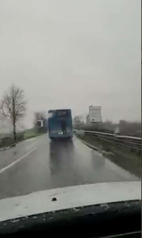 bus surfing a lodi 1