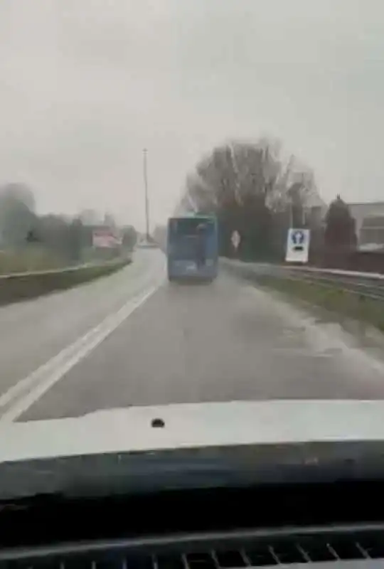 bus surfing a lodi   2