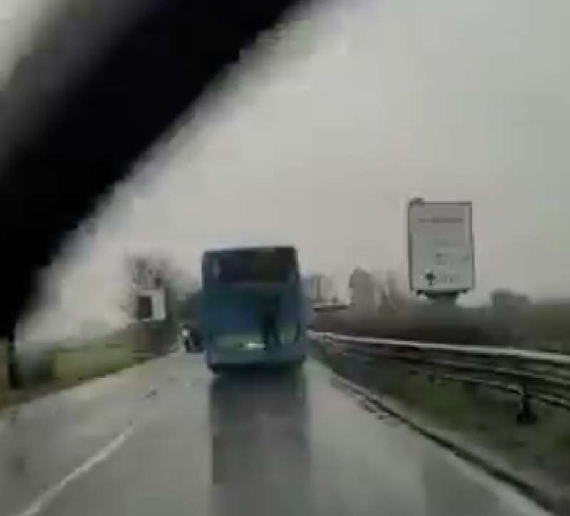 bus surfing a lodi 3