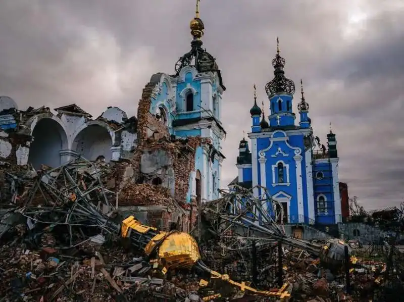 CHIESA BOMBARDATA IN UCRAINA