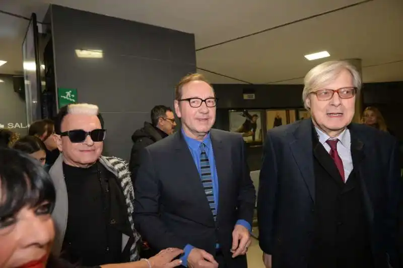 cristiano malgioglio kevin spacey vittorio sgarbi   foto di bacco 1