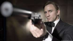 DANIEL CRAIG JAMES BOND