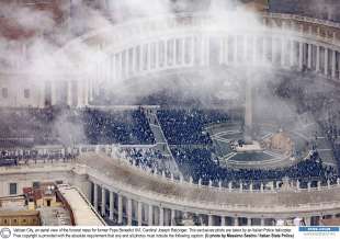 funerali di ratzinger foto di massimo sestini dall elicottero della polizia 10