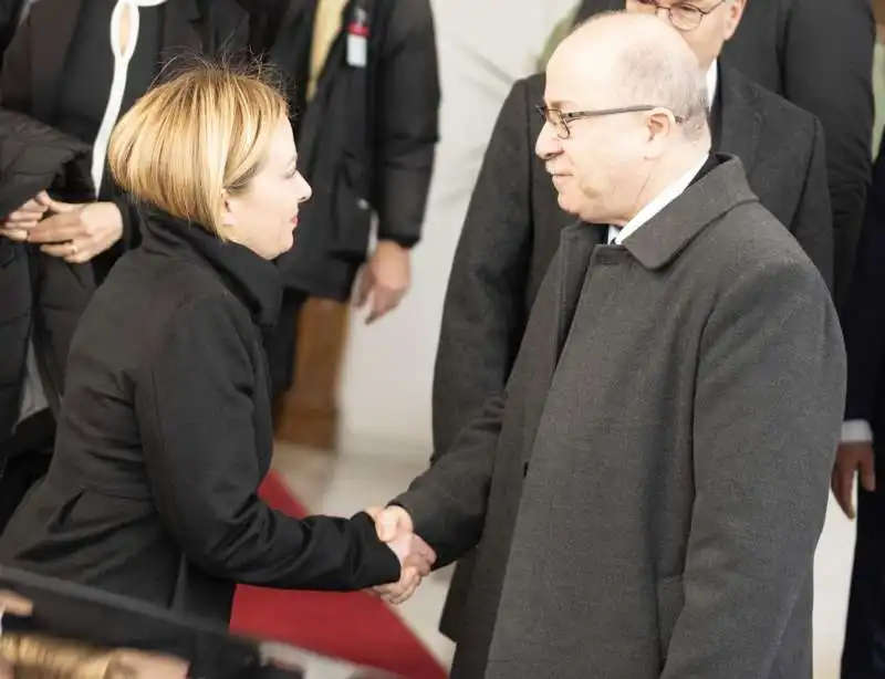 giorgia meloni e il primo ministro algerino aymen benabderrahmane    