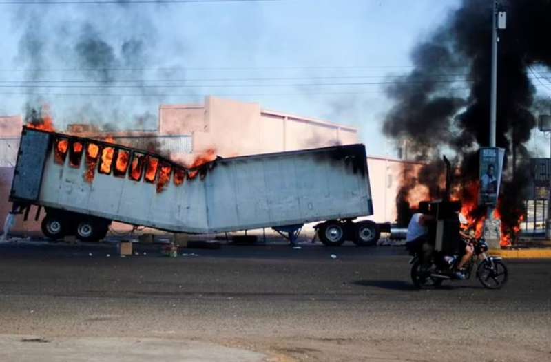 guerriglia dopo l arresto di ovidio guzman a culiacan, messico 10