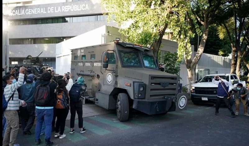 guerriglia dopo l arresto di ovidio guzman a culiacan, messico 6