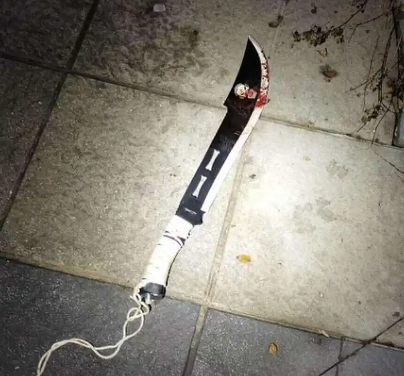 il machete utilizzato dall attentatore di algeciras