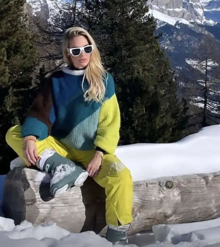 ilary blasi in montagna  