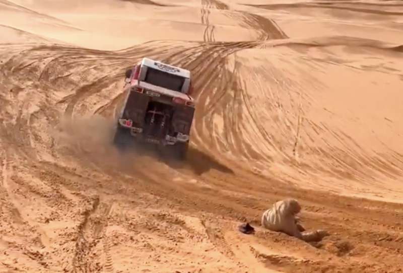 incidente mortale durante la parigi dakar 4