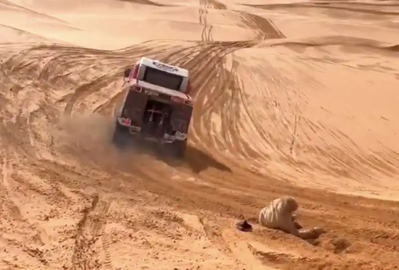 incidente mortale durante la parigi dakar 4