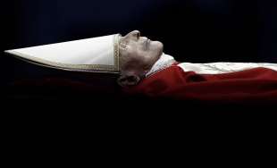 la salma di joseph ratzinger a san pietro 10