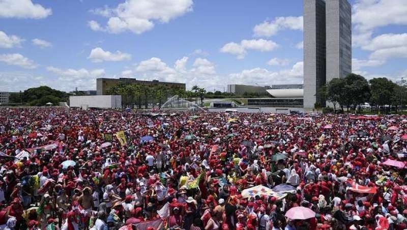 lula giuramento a brasilia 2