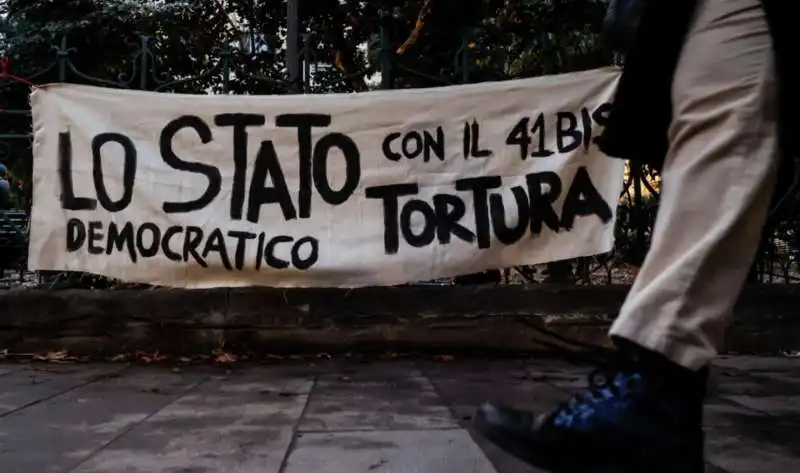 manifestazione anarchica a favore di alfredo cospito  