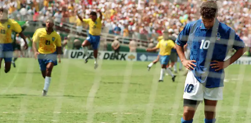 MONDIALE 1994 - ROBERTO BAGGIO DOPO IL RIGORE SBAGLIATO IN FINALE