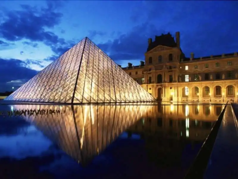 museo louvre parigi2