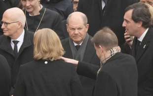 olaf scholz ai funerali di ratzinger