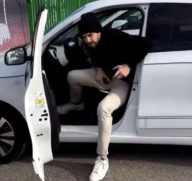 pique arriva alla kings league con una twingo   1