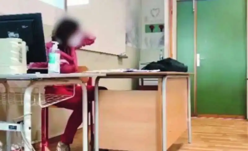 ROVIGO - PROFESSORESSA COLPITA CON UN FUCILE AD ARIA COMPRESSA IN AULA 