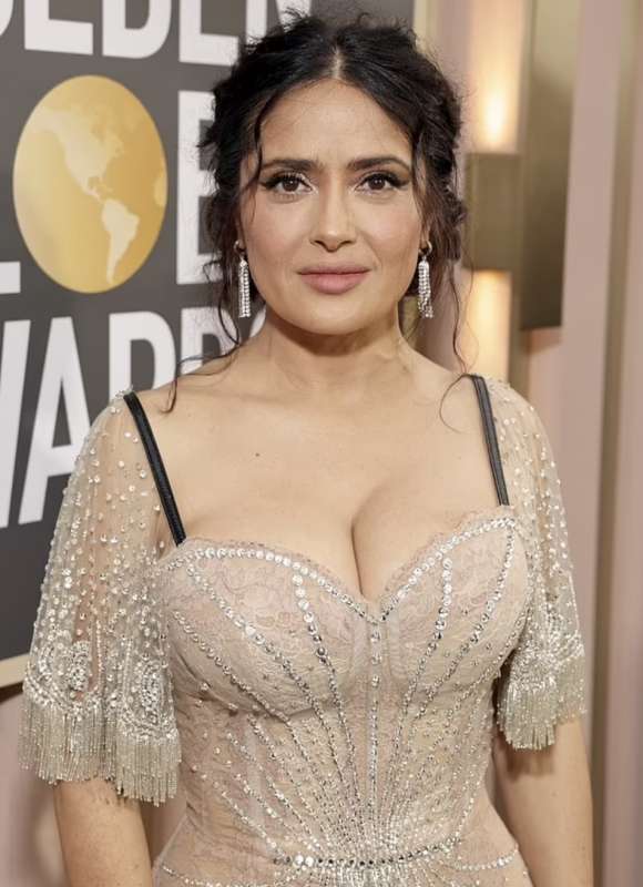 salma hayek ai golden globe 2023