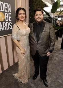 salma hayek harvey guillen ai golden globe 2023