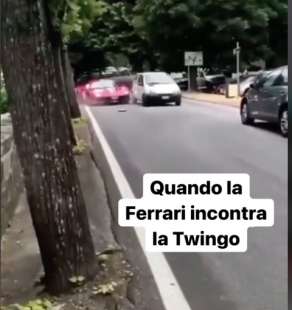 scontro ferrari twingo a cortona 2